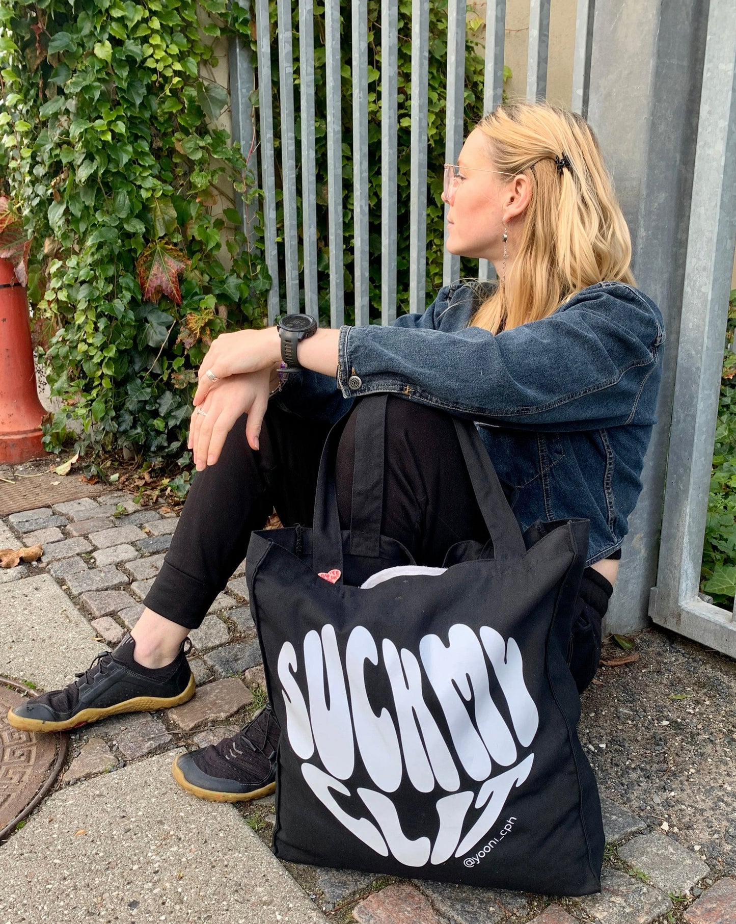 Suck my CLIT shopper // sort
